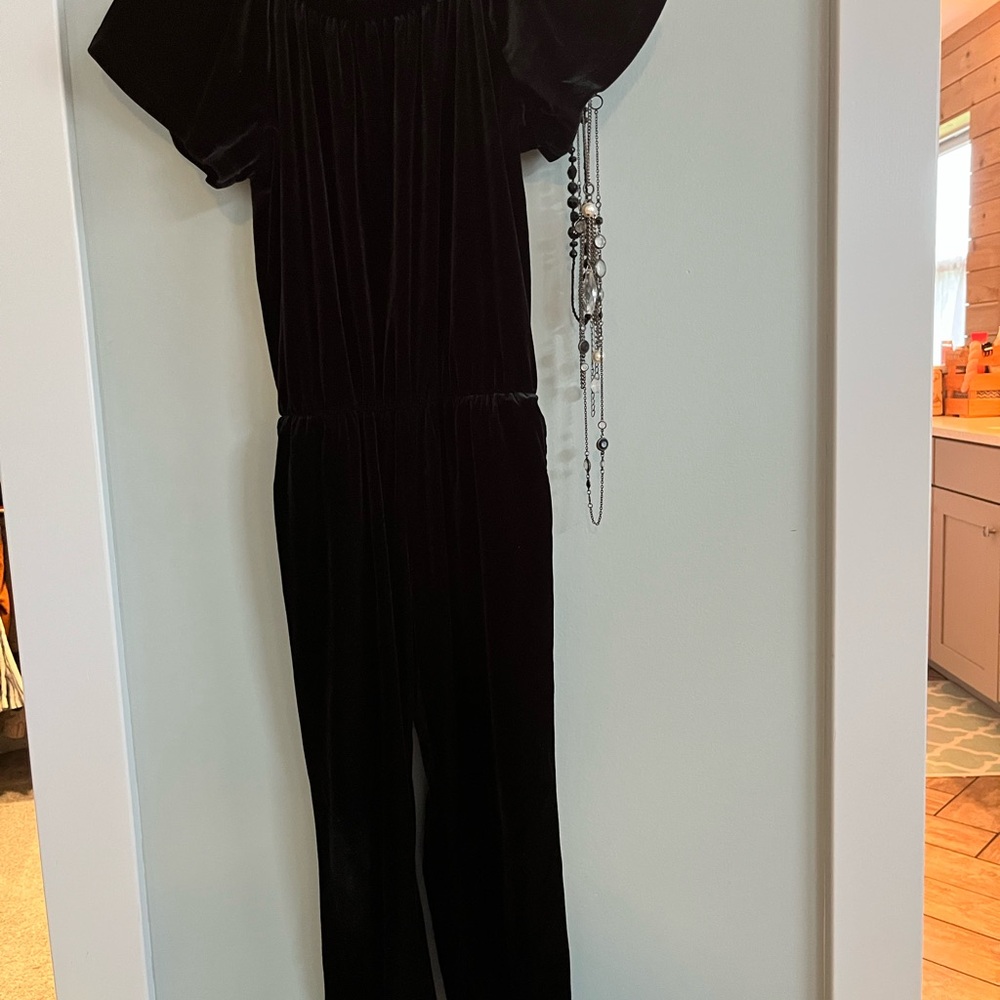 Girls' Medium GAP Black Velvet Romper Bodysuit